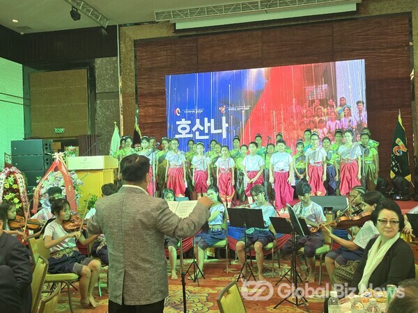 호산나학교 합창단 공연